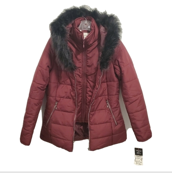 NEW Maralyn & Me Juniors' Hooded Burgundy Puffer - Picture 4 of 7